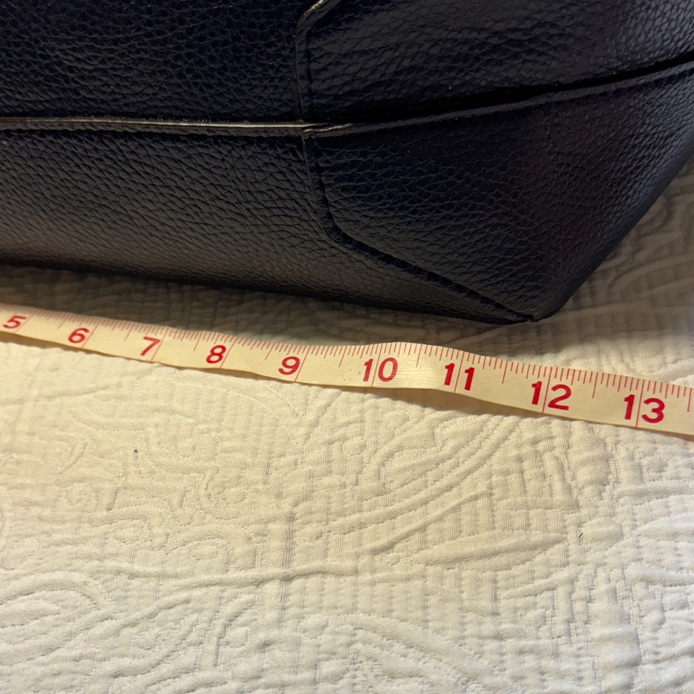 REVERSIBLE Bella of Cape Cod Taupe and Navy Leather Tote Bag with Navy Straps - Picture 4 of 15